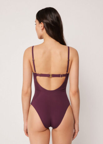 Costume intero con incollatura invisibile