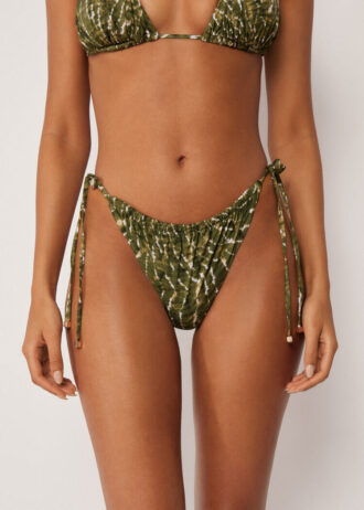 Slip brasiliani da bagno a perizoma con effetto tie-dye naturale